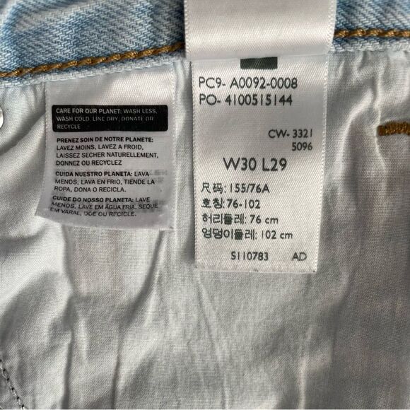 Levi's High-Waisted Straight Jeans Light Wash Size 30x29 - Picture 14 of 14